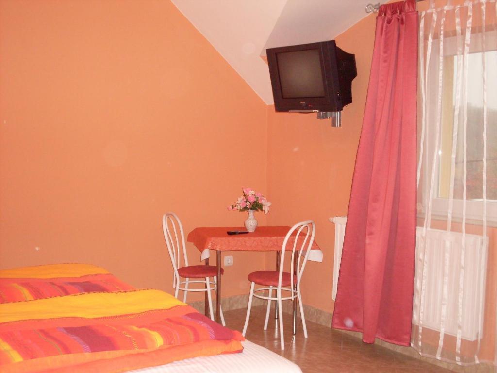Eden Vendeghaz Hotel Miskolc Phòng bức ảnh