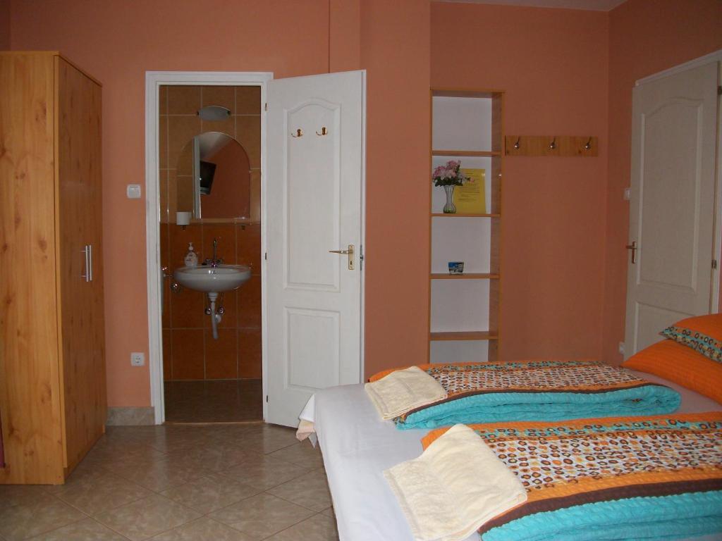 Eden Vendeghaz Hotel Miskolc Phòng bức ảnh